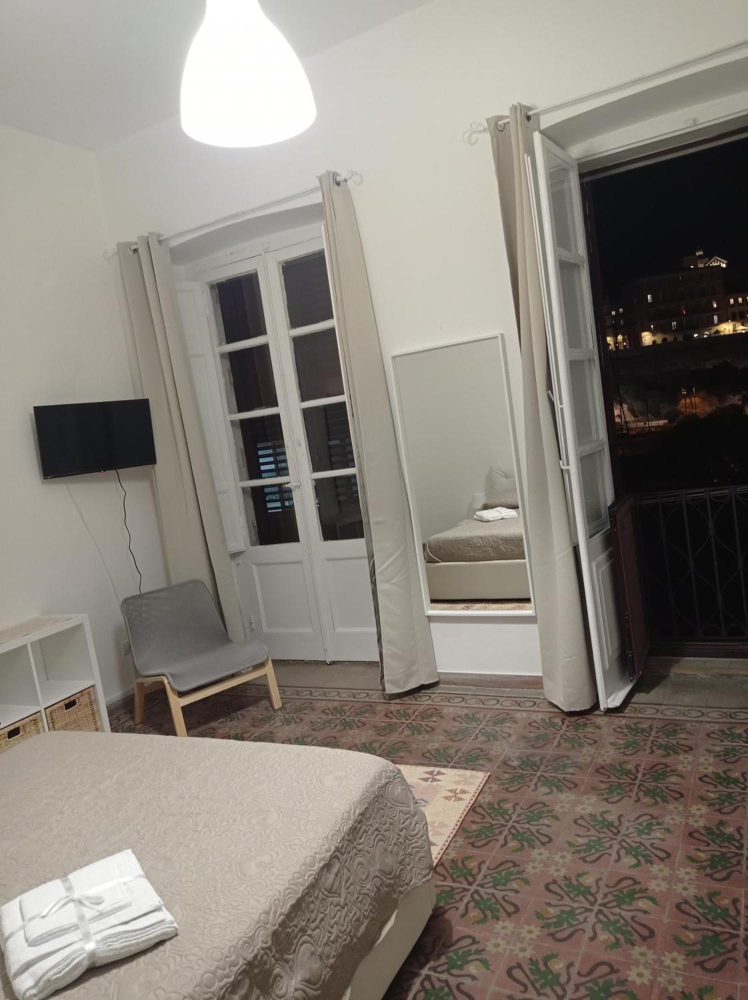 Central Moon Cagliari Vista Mare Kamer foto